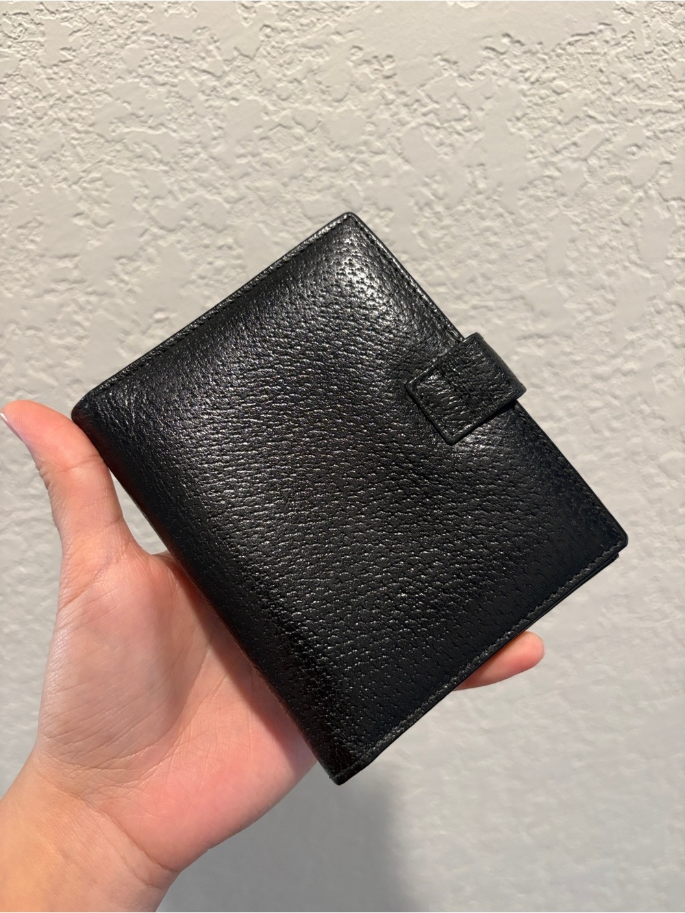 Gucci Black Leather Agenda Wallet with Snap Closure - Picture 11 of 12